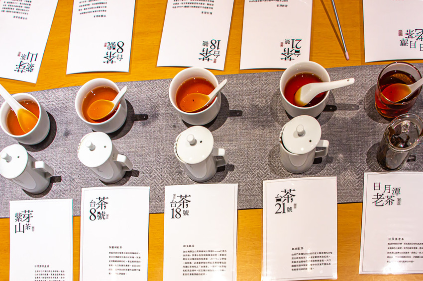 南投景點，HOHOCHA喝喝茶~台灣香日月潭紅茶廠，全台最大紅茶觀光工廠!免門票入園奉茶，吃吃喝喝DIY，還能拍拍美照很不賴。 - 微笑Joe幸運