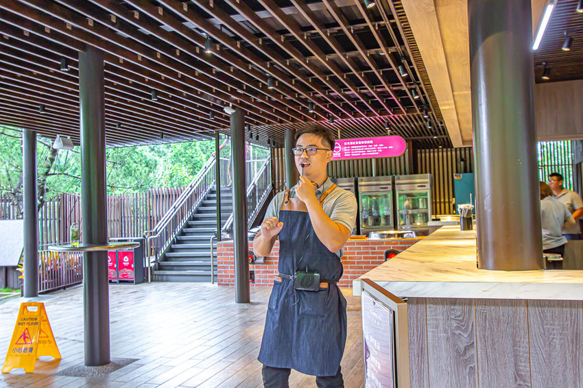 南投景點，HOHOCHA喝喝茶~台灣香日月潭紅茶廠，全台最大紅茶觀光工廠!免門票入園奉茶，吃吃喝喝DIY，還能拍拍美照很不賴。 - 微笑Joe幸運