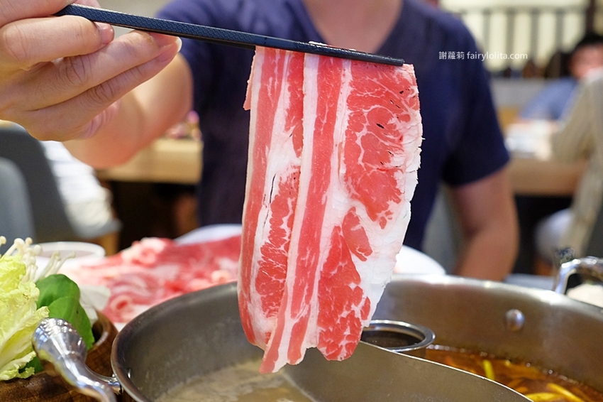 滿足鍋物。史上最狂火鍋店，當月壽星消費直接送龍蝦，這間就連韓星來台都指名要吃它！ @蹦啾♥謝蘿莉 La vie heureuse