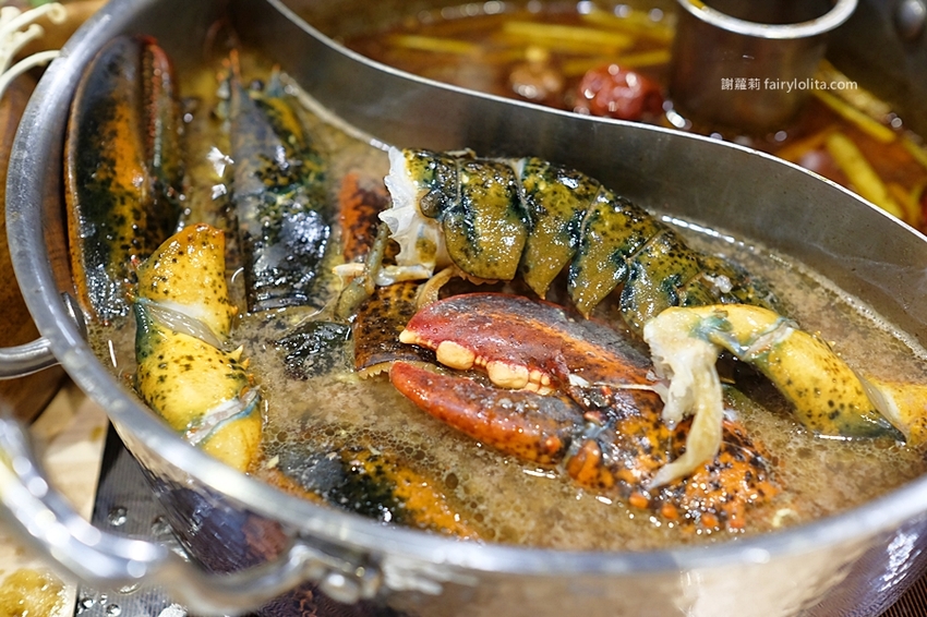 滿足鍋物。史上最狂火鍋店，當月壽星消費直接送龍蝦，這間就連韓星來台都指名要吃它！ @蹦啾♥謝蘿莉 La vie heureuse