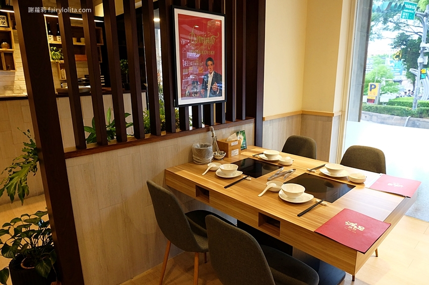 滿足鍋物。史上最狂火鍋店，當月壽星消費直接送龍蝦，這間就連韓星來台都指名要吃它！ @蹦啾♥謝蘿莉 La vie heureuse