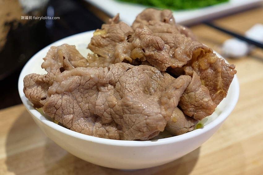 滿足鍋物。史上最狂火鍋店，當月壽星消費直接送龍蝦，這間就連韓星來台都指名要吃它！ @蹦啾♥謝蘿莉 La vie heureuse