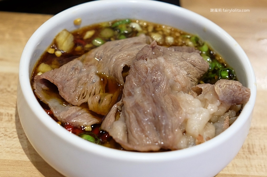 滿足鍋物。史上最狂火鍋店，當月壽星消費直接送龍蝦，這間就連韓星來台都指名要吃它！ @蹦啾♥謝蘿莉 La vie heureuse