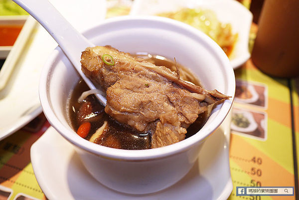 台北中山海南雞飯【林記海南雞飯】用最好的雞做最好的海南雞飯/配肉骨茶湯正對味!遼寧街海南雞飯/南京復興美食