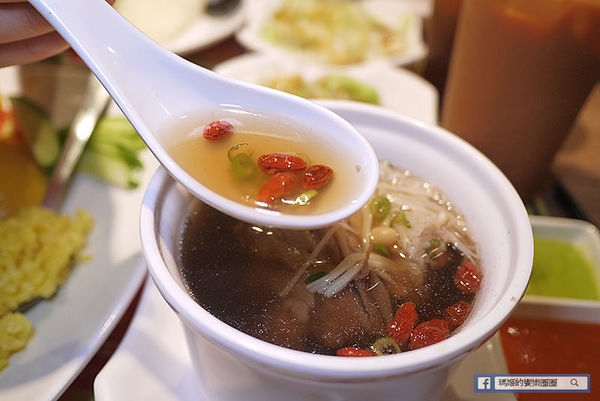 台北中山海南雞飯【林記海南雞飯】用最好的雞做最好的海南雞飯/配肉骨茶湯正對味!遼寧街海南雞飯/南京復興美食
