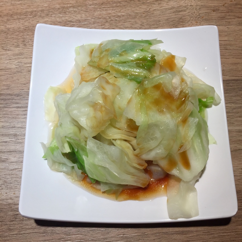 【林記海南雞飯】中山平價美食推薦｜海南雞腿鮮嫩多汁、肉骨茶清爽甘甜 - 邦妮2兔