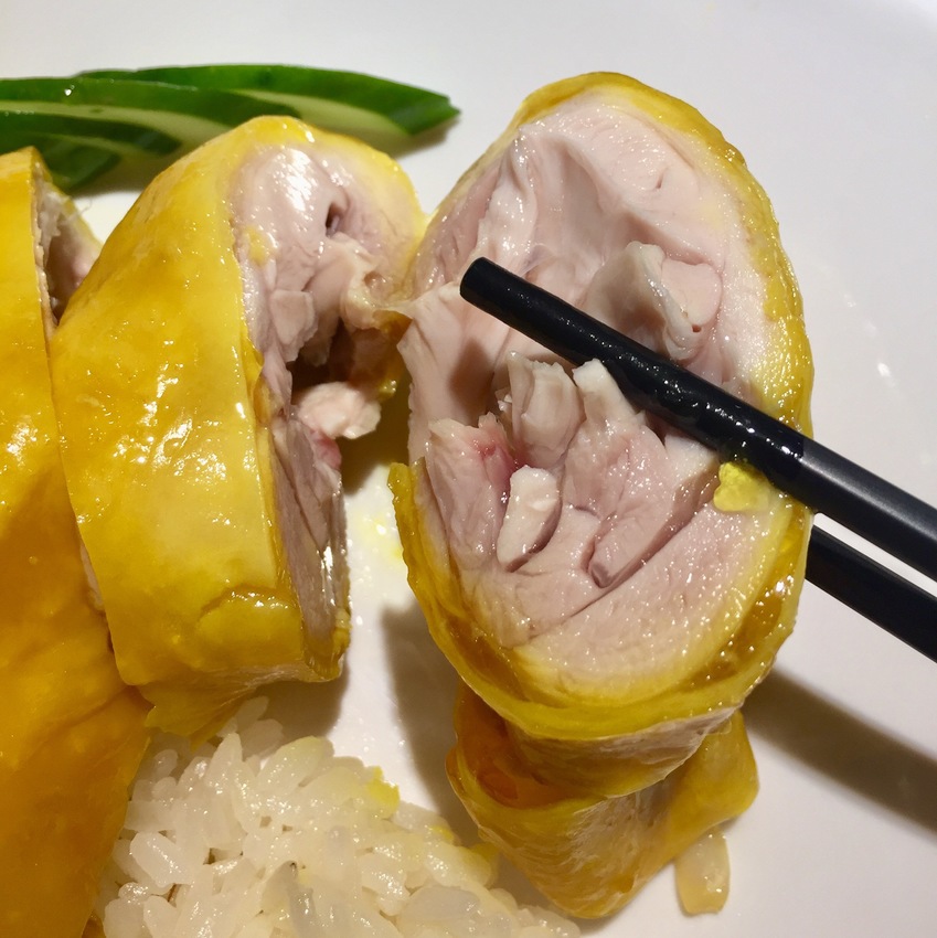 【林記海南雞飯】中山平價美食推薦｜海南雞腿鮮嫩多汁、肉骨茶清爽甘甜 - 邦妮2兔