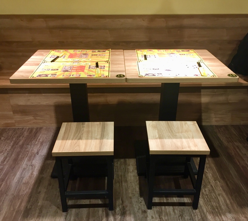 【林記海南雞飯】中山平價美食推薦｜海南雞腿鮮嫩多汁、肉骨茶清爽甘甜 - 邦妮2兔