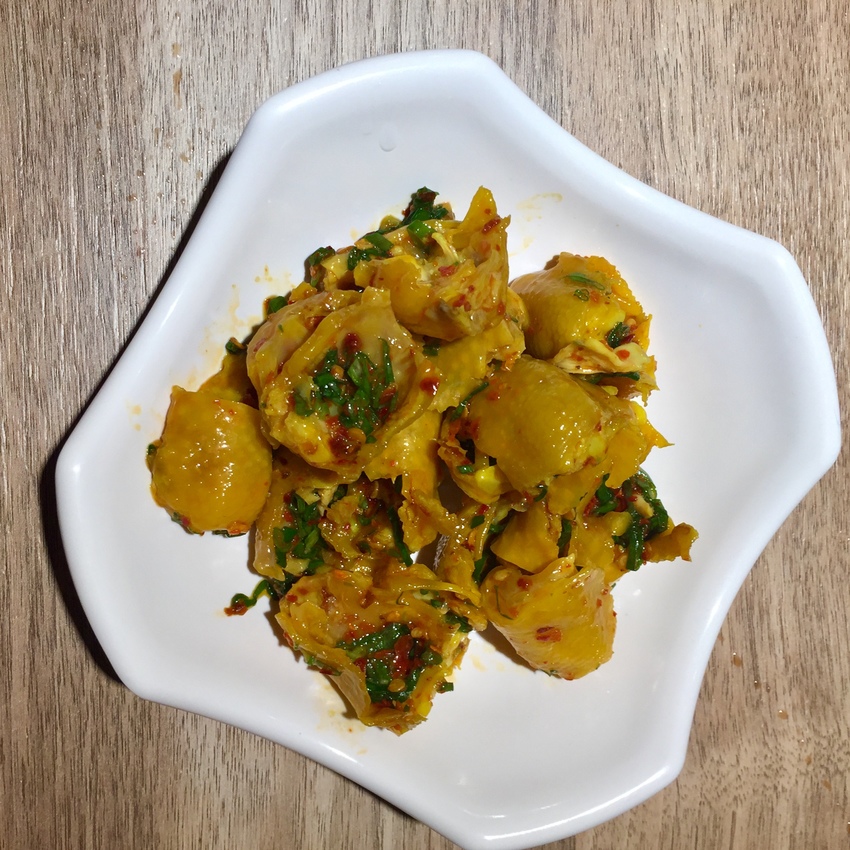 【林記海南雞飯】中山平價美食推薦｜海南雞腿鮮嫩多汁、肉骨茶清爽甘甜 - 邦妮2兔