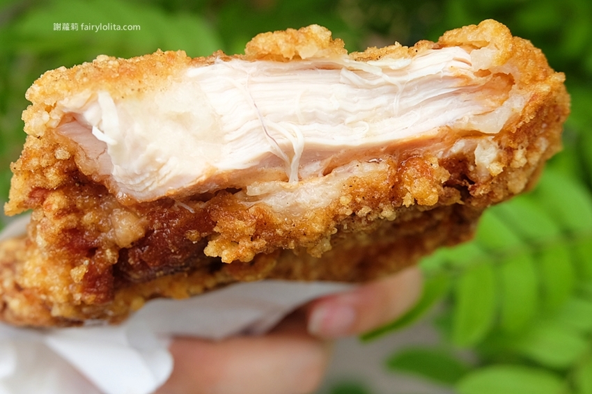 豪傳說雞排（原豪哥雞排）。為吃這家雞排等翻天，生意好到開店2小時老闆直接關鐵門！ @蹦啾♥謝蘿莉 La vie heureuse