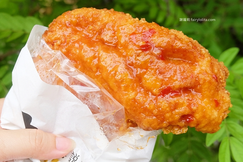 豪傳說雞排（原豪哥雞排）。為吃這家雞排等翻天，生意好到開店2小時老闆直接關鐵門！ @蹦啾♥謝蘿莉 La vie heureuse