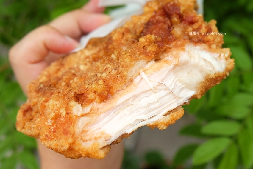 豪傳說雞排（原豪哥雞排）。為吃這家雞排等翻天，生意好到開店2小時老闆直接關鐵門！ @蹦啾♥謝蘿莉 La vie heureuse