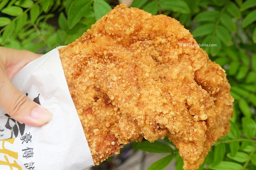 豪傳說雞排（原豪哥雞排）。為吃這家雞排等翻天，生意好到開店2小時老闆直接關鐵門！ @蹦啾♥謝蘿莉 La vie heureuse