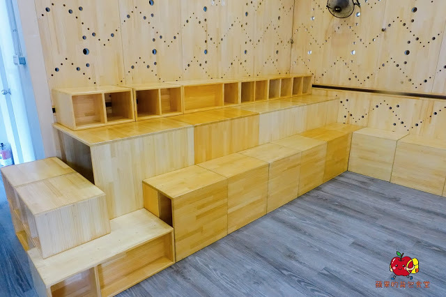 [食記] 新竹北區 - 藍屋子109號 特色咖啡廳 厚牛肉排帕尼尼 鬆軟可頌脆皮甜甜圈 在文青咖啡廳度過悠閒美好早晨