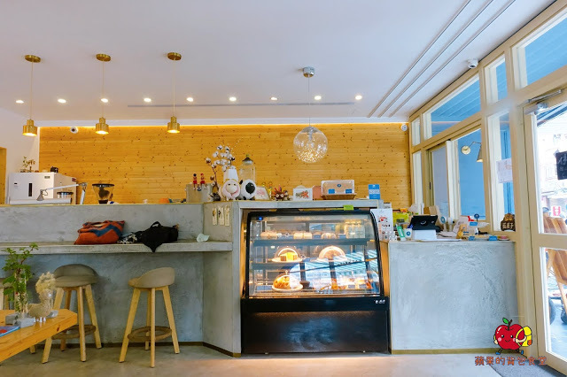 [食記] 新竹北區 - 藍屋子109號 特色咖啡廳 厚牛肉排帕尼尼 鬆軟可頌脆皮甜甜圈 在文青咖啡廳度過悠閒美好早晨
