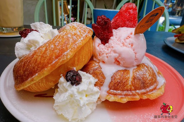 [食記] 新竹北區 - 藍屋子109號 特色咖啡廳 厚牛肉排帕尼尼 鬆軟可頌脆皮甜甜圈 在文青咖啡廳度過悠閒美好早晨