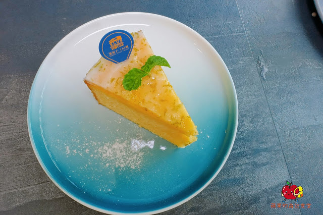 [食記] 新竹北區 - 藍屋子109號 特色咖啡廳 厚牛肉排帕尼尼 鬆軟可頌脆皮甜甜圈 在文青咖啡廳度過悠閒美好早晨