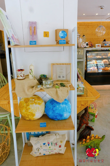 [食記] 新竹北區 - 藍屋子109號 特色咖啡廳 厚牛肉排帕尼尼 鬆軟可頌脆皮甜甜圈 在文青咖啡廳度過悠閒美好早晨