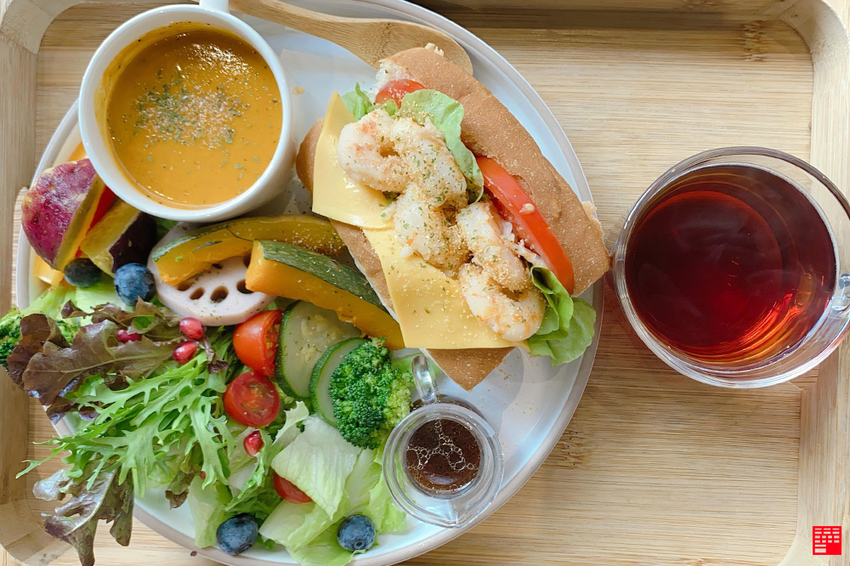 台中南屯美食/台中公益路商圈不限時有插座咖啡廳Zeller Coffee & Life 宅樂咖啡/家居!2層樓大空間舒適吃下