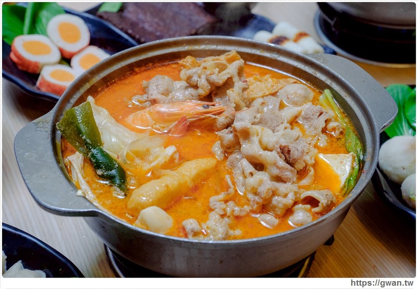 百元火鍋店新開幕～最低130元、用餐不限時、不收服務費還有歡樂吧吃到飽，父親節前肉量再加倍，用餐人潮多到止不住！