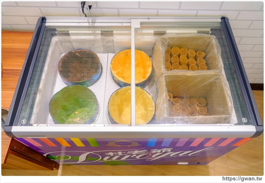 百元火鍋店新開幕～最低130元、用餐不限時、不收服務費還有歡樂吧吃到飽，父親節前肉量再加倍，用餐人潮多到止不住！