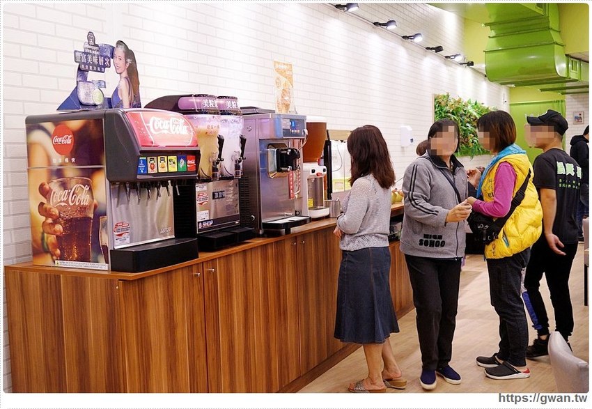 不限時、不收服務費、自助吧吃到飽還可以抽iPhone,全台鍋賣局只有這裡獨家舉辦