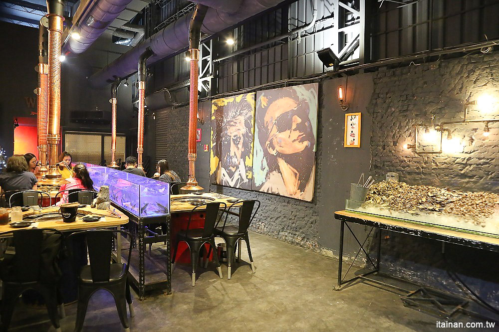 台南燒烤｜Scream 尖叫精緻炭火燒肉~療癒系燒肉!一秒置身水族館吃燒肉!!台南最狂水道蝦!真正現撈現烤的泰國蝦、海鮮燒肉、鐵板燒吃到飽!! - 台南好Food遊