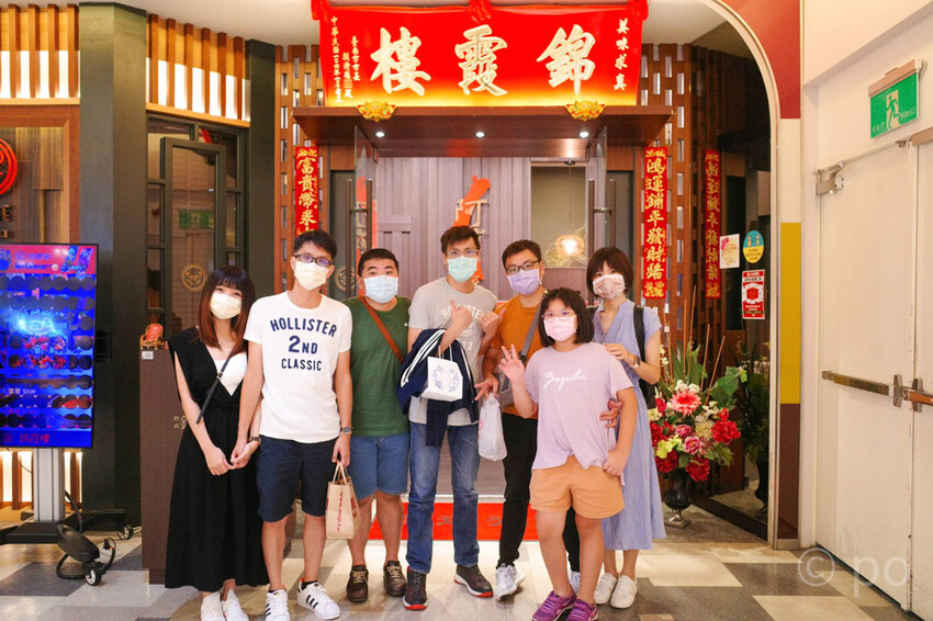 尖叫 SCREAM 精緻炭火燒肉｜活跳跳泰國蝦、巨大蚵仔，還有超酷蟹膏料理！