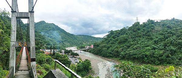 【嘉義】寶島饗宴會館 – 阿里山賞櫻品嚐,熱炒價格大廚菜。百萬烤箱多汁雞,鮮美鮭魚沙鍋煮,愛情草原天長久。