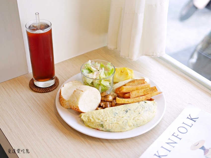【台南美食】日好 One Fine Day。純白吸睛店面人氣早午餐。台南永康區｜五王國小｜台南咖啡｜台南下午茶 - 曼達愛吃鬼