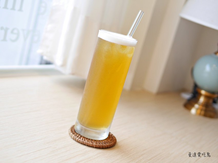 【台南美食】日好 One Fine Day。純白吸睛店面人氣早午餐。台南永康區｜五王國小｜台南咖啡｜台南下午茶 - 曼達愛吃鬼