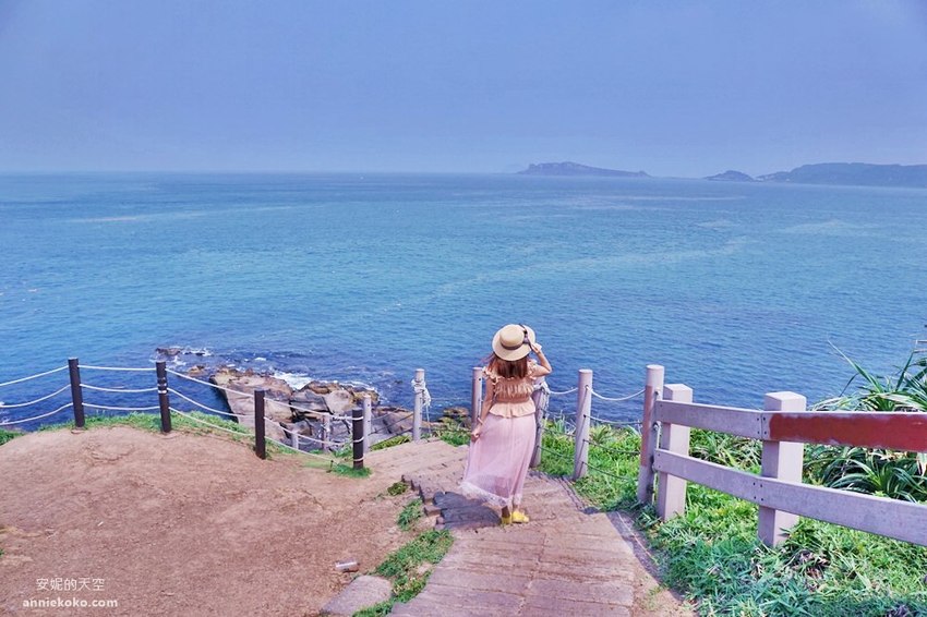 [基隆 見書店 ]充滿乾燥花的獨立書店 翻翻書喝杯咖啡 從see到sea的距離 - 安妮的天空