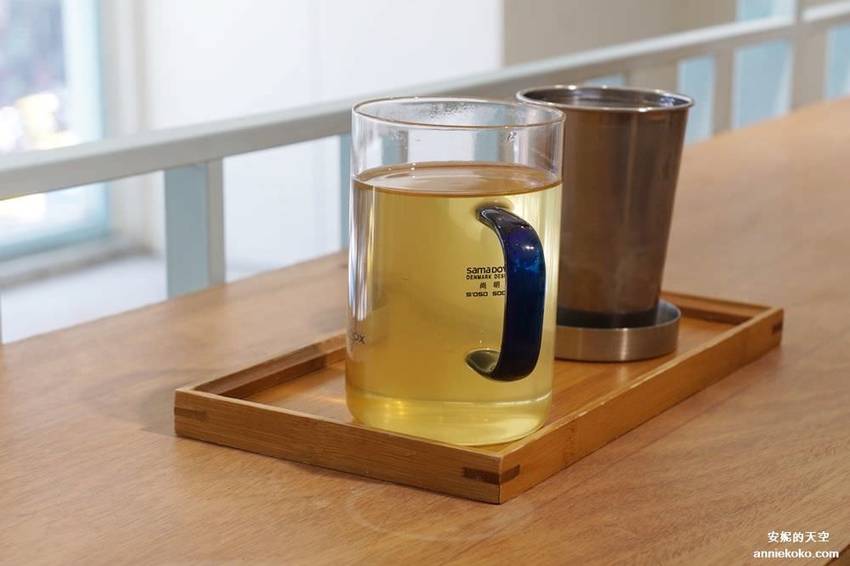 [基隆 見書店 ]充滿乾燥花的獨立書店 翻翻書喝杯咖啡 從see到sea的距離 - 安妮的天空