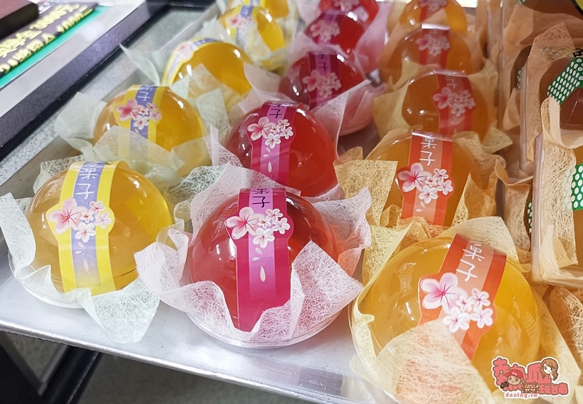 不隱藏的隱藏版！大菜市內的巨無霸泡芙這裡吃：百珍麵包蛋糕 - 熱血玩台南。跳躍新世界