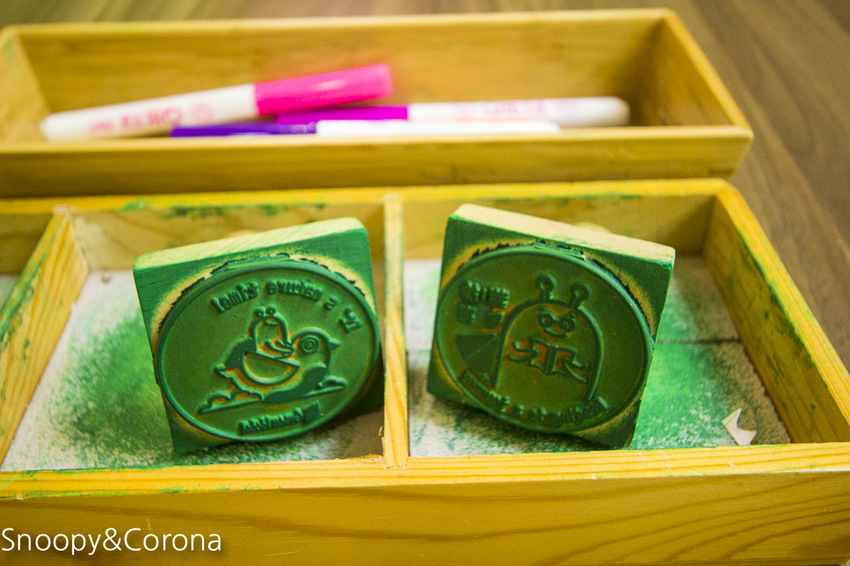 【台中住宿】逢甲親子住宿｜葉綠宿旅館Green Hotel～步行5分鐘到逢夜市，親子房有廚房玩具，13米高植生牆、陪睡小盆栽紓壓療癒