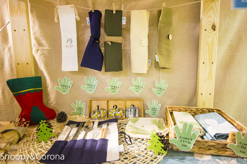 【台中住宿】逢甲親子住宿｜葉綠宿旅館Green Hotel～步行5分鐘到逢夜市，親子房有廚房玩具，13米高植生牆、陪睡小盆栽紓壓療癒