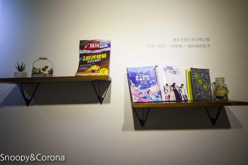 【台中住宿】逢甲親子住宿｜葉綠宿旅館Green Hotel～步行5分鐘到逢夜市，親子房有廚房玩具，13米高植生牆、陪睡小盆栽紓壓療癒