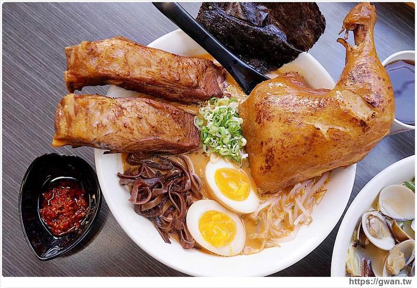 台中深夜拉麵，吃麵免費續湯、還有超限量大雞腿、霸氣豬肋排，一開店就滿滿人潮！