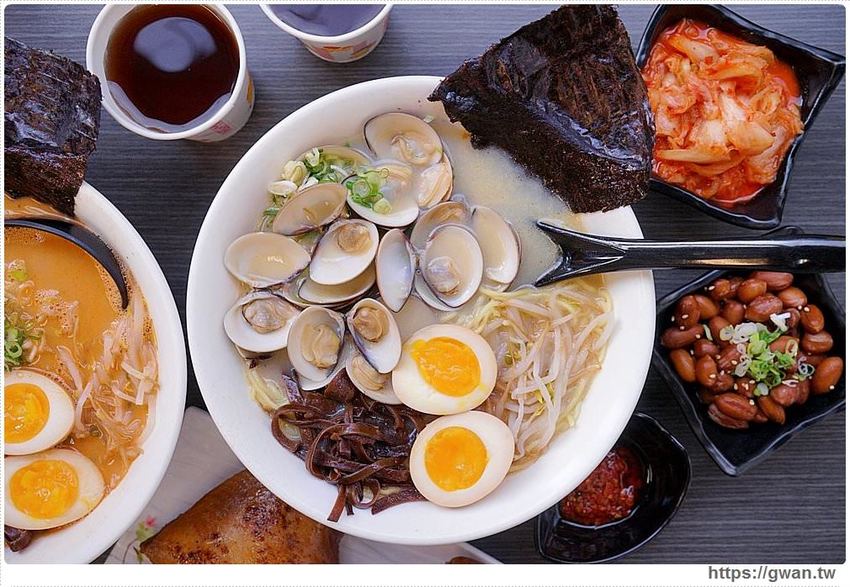 台中深夜拉麵，吃麵免費續湯、還有超限量大雞腿、霸氣豬肋排，一開店就滿滿人潮！