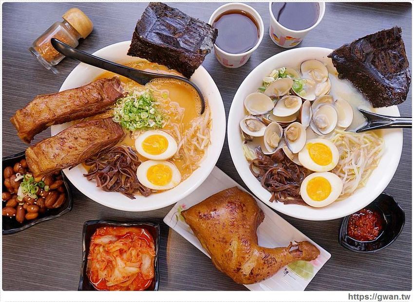 台中深夜拉麵，吃麵免費續湯、還有超限量大雞腿、霸氣豬肋排，一開店就滿滿人潮！