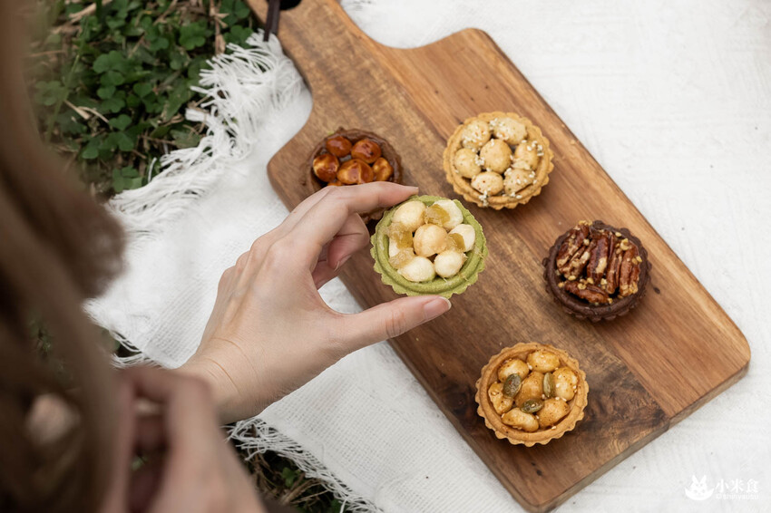 上信饌玉夏威夷豆塔｜花漾春月。不只健康，還豆你開心｜6種口味堅果塔｜台北伴手禮推薦｜健康零食｜母親節禮盒 - 小米食