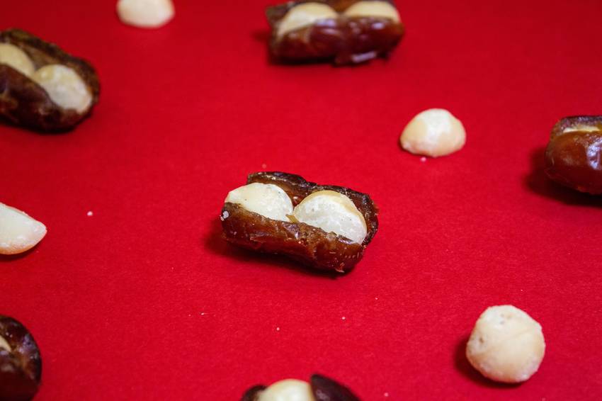 source: imgur.com 宅配美食|上信饌玉-今年中秋送禮的選擇,刷嘴又香甜可口的堅果點心