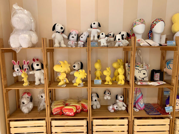 | Taiwan Taipei 台灣 台北 信義區 新光三越A8☻ 史努比快閃店 免費 | 史奴比粉手刀出發 快跟巨型史奴比一起躺沙發曬恩愛