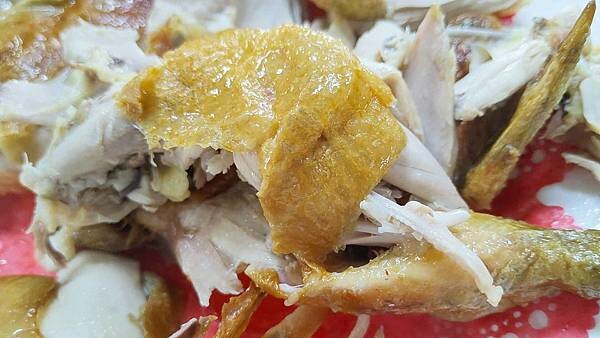 【台北溫泉】七窟溫泉餐廳｜１００元湯屋，陽明山裡的隱藏版溫泉，還有脆皮雞必吃！