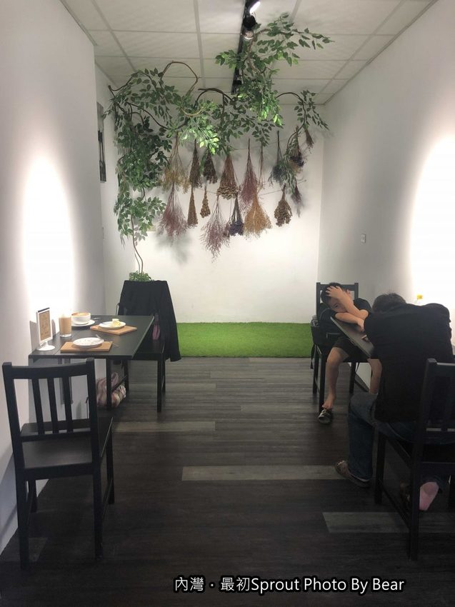 【新竹內灣】「最初Sprout（咖啡/輕食/千層蛋糕/生乳酪/日式庭院/文青工業風/近內灣戲院）」