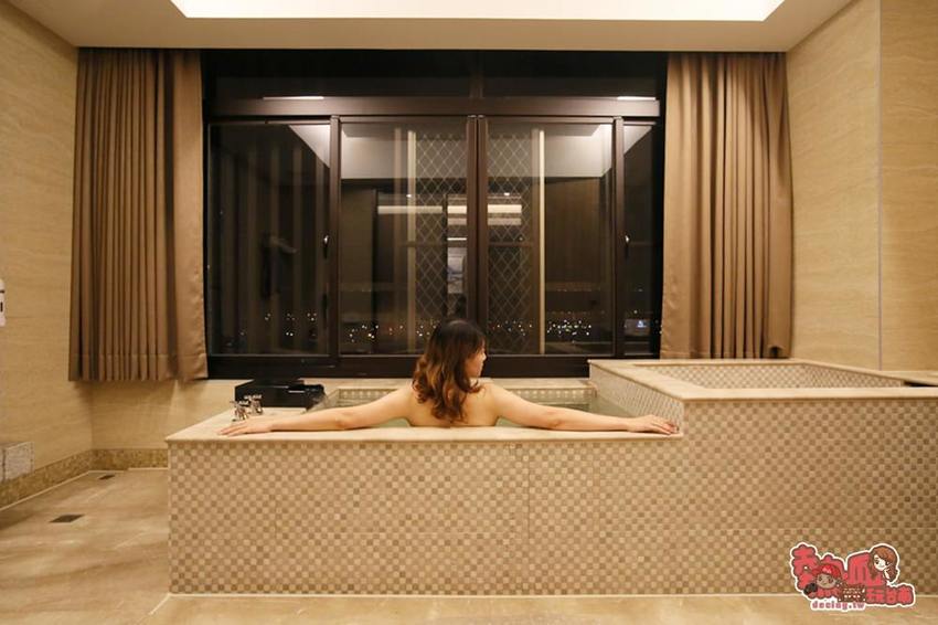 礁溪最浮誇六彩精油溫泉，讓孩子從陸上玩到水上都瘋狂的住宿空間：川湯春天旗艦館 - 熱血玩台南。跳躍新世界