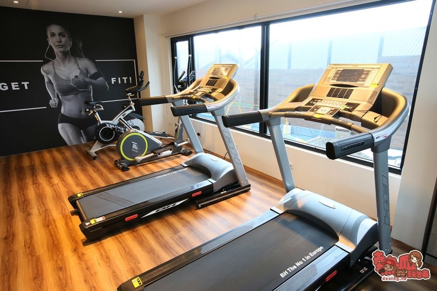 礁溪最浮誇六彩精油溫泉，讓孩子從陸上玩到水上都瘋狂的住宿空間：川湯春天旗艦館 - 熱血玩台南。跳躍新世界