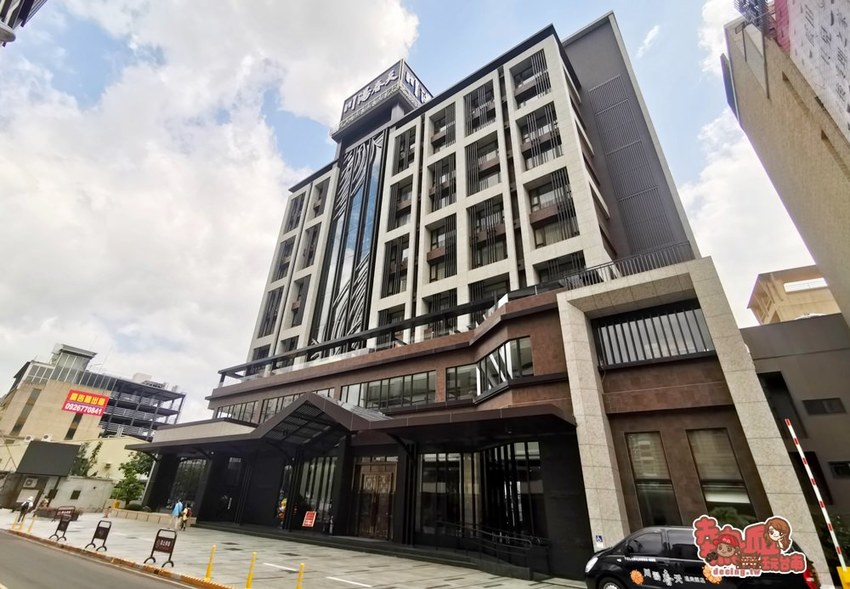 礁溪最浮誇六彩精油溫泉，讓孩子從陸上玩到水上都瘋狂的住宿空間：川湯春天旗艦館 - 熱血玩台南。跳躍新世界