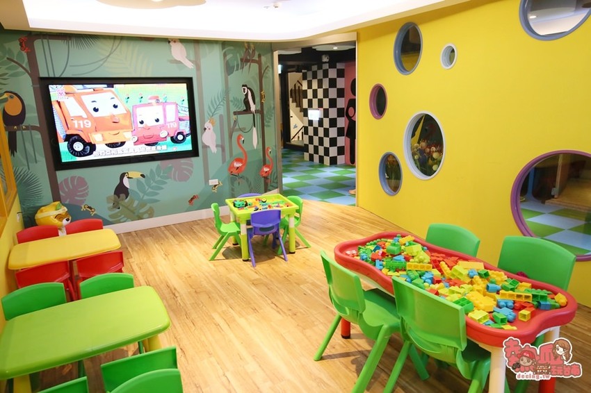 礁溪最浮誇六彩精油溫泉，讓孩子從陸上玩到水上都瘋狂的住宿空間：川湯春天旗艦館 - 熱血玩台南。跳躍新世界