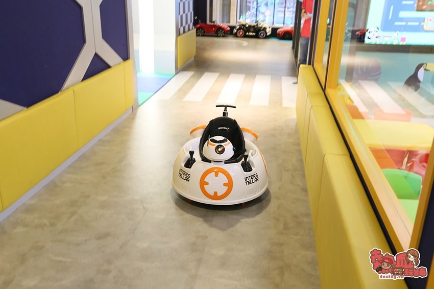 礁溪最浮誇六彩精油溫泉，讓孩子從陸上玩到水上都瘋狂的住宿空間：川湯春天旗艦館 - 熱血玩台南。跳躍新世界